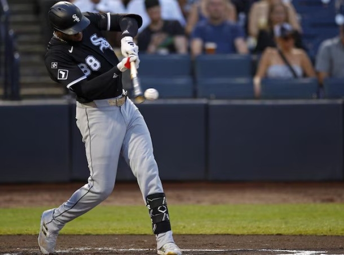 Mets Reportedly Among MLB Teams to Make Trade Call on White Sox's Luis Robert Jr.