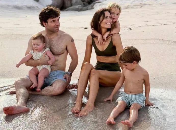 Mandy Moore Shares Photo With All 3 Kids During Vacation to Remember