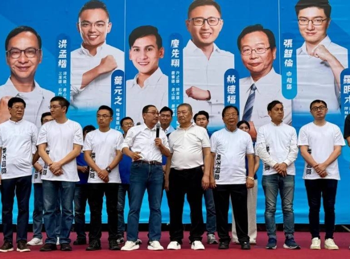 'Pro-China' politicians survive Taiwan vote to kick them out