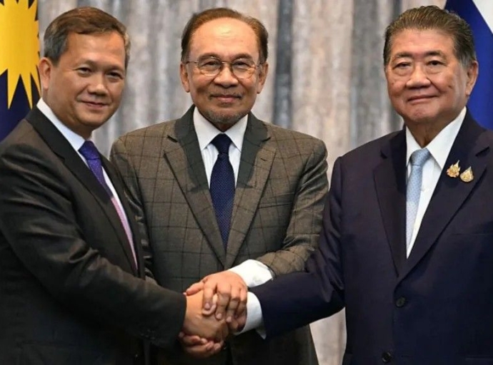 Thailand and Cambodia agree to 'immediate ceasefire'